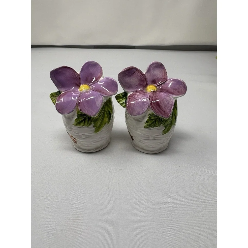 Vintage Lefton China Salt/Pepper Shaker #4474  Purple & Yellow Flower Japan